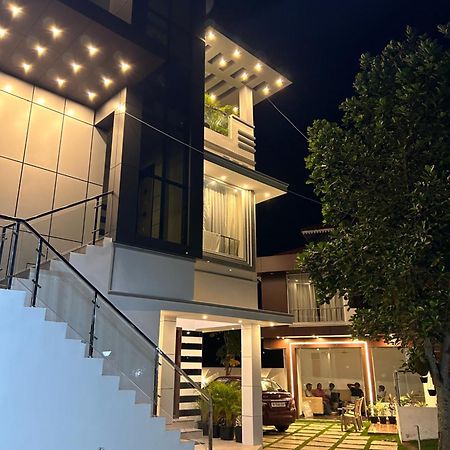 Sapphire Stayss Yelagiri Eksteriør billede