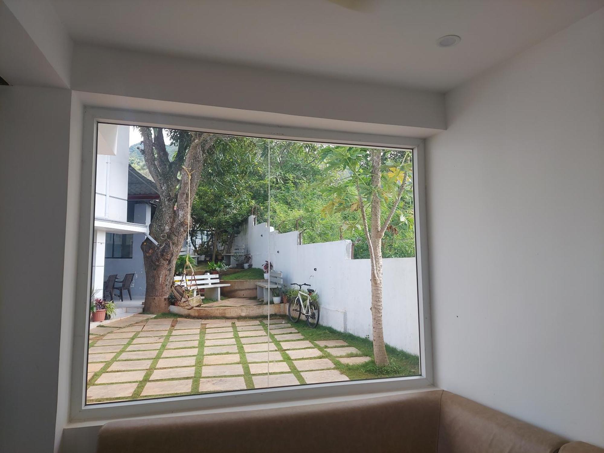 Sapphire Stayss Yelagiri Eksteriør billede