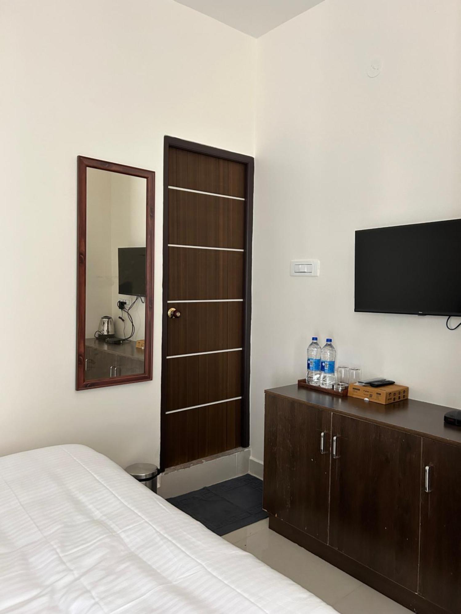 Sapphire Stayss Yelagiri Eksteriør billede