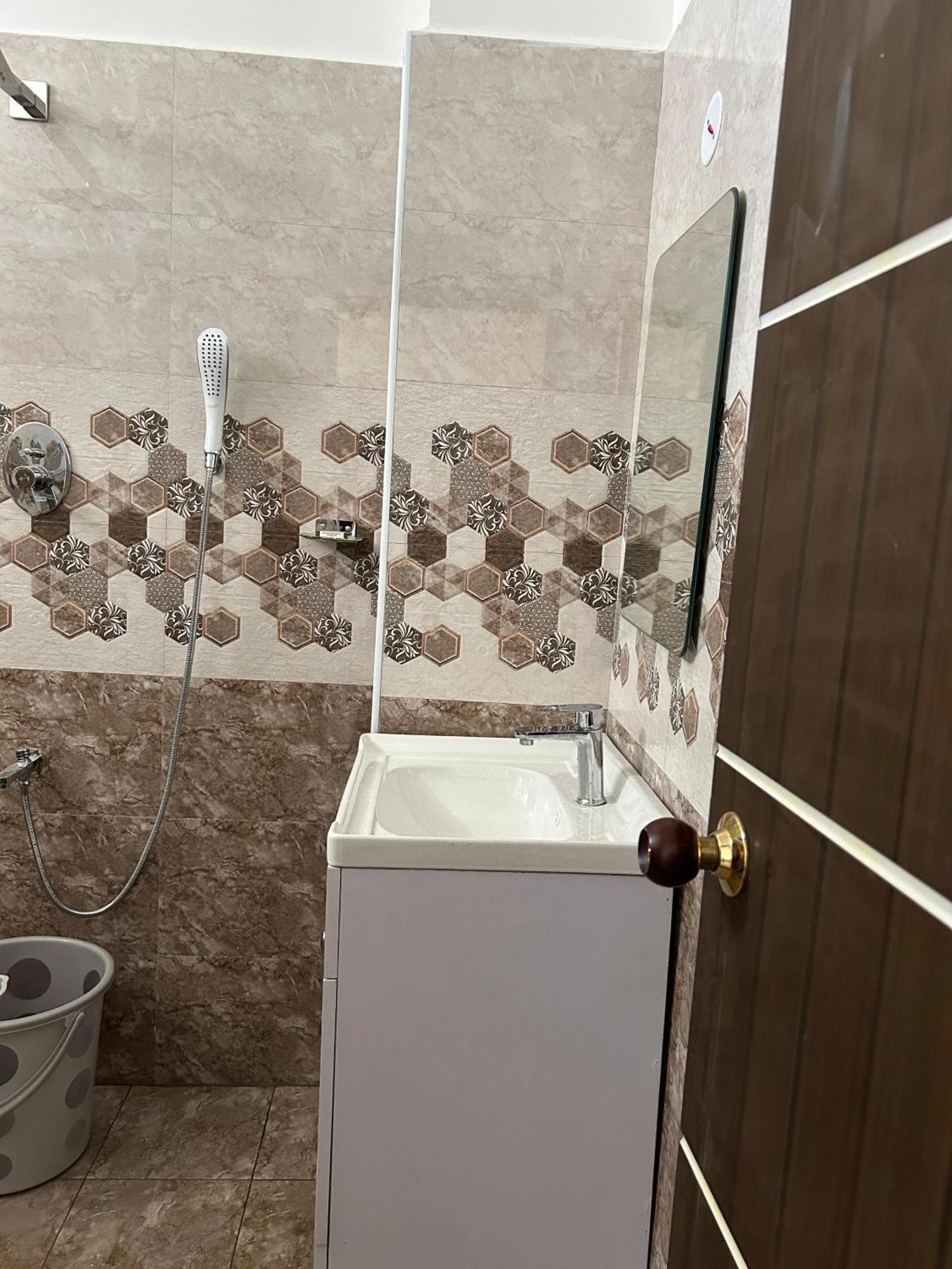 Sapphire Stayss Yelagiri Eksteriør billede