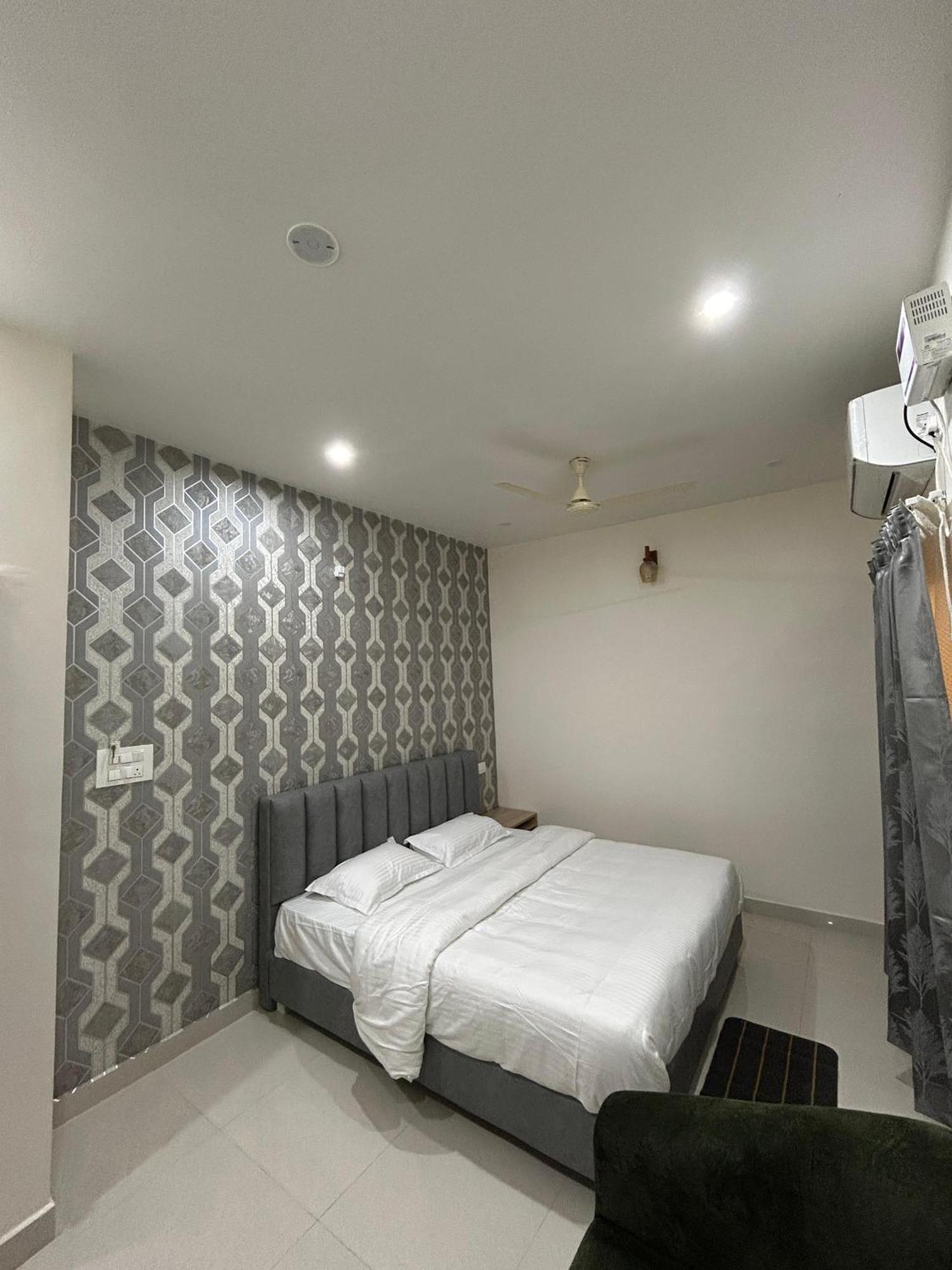 Sapphire Stayss Yelagiri Værelse billede