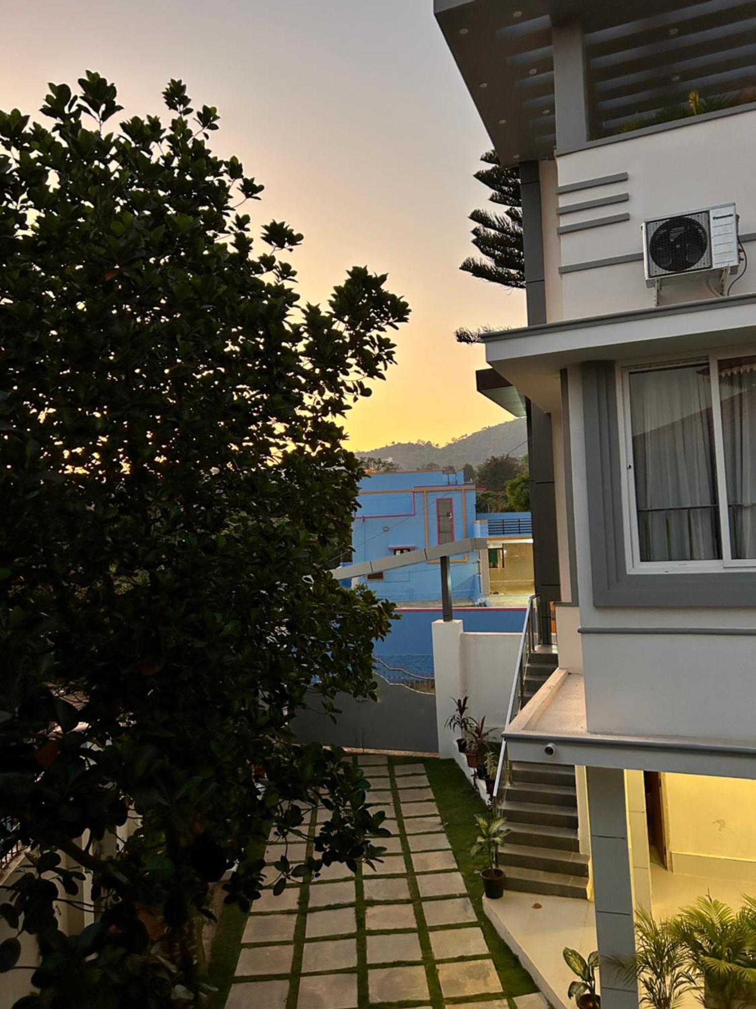 Sapphire Stayss Yelagiri Eksteriør billede