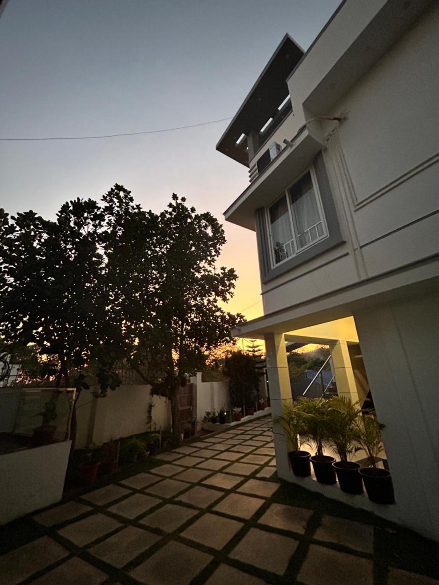 Sapphire Stayss Yelagiri Eksteriør billede