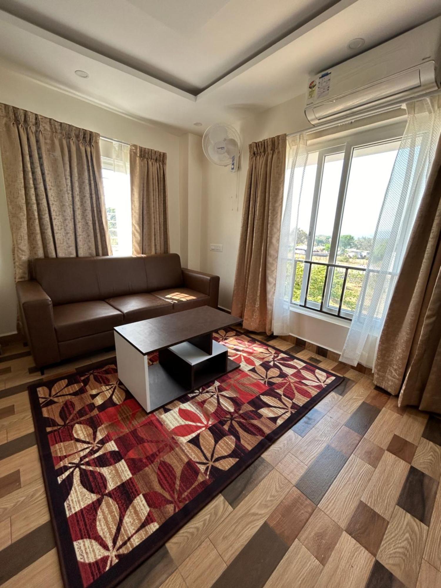 Sapphire Stayss Yelagiri Eksteriør billede
