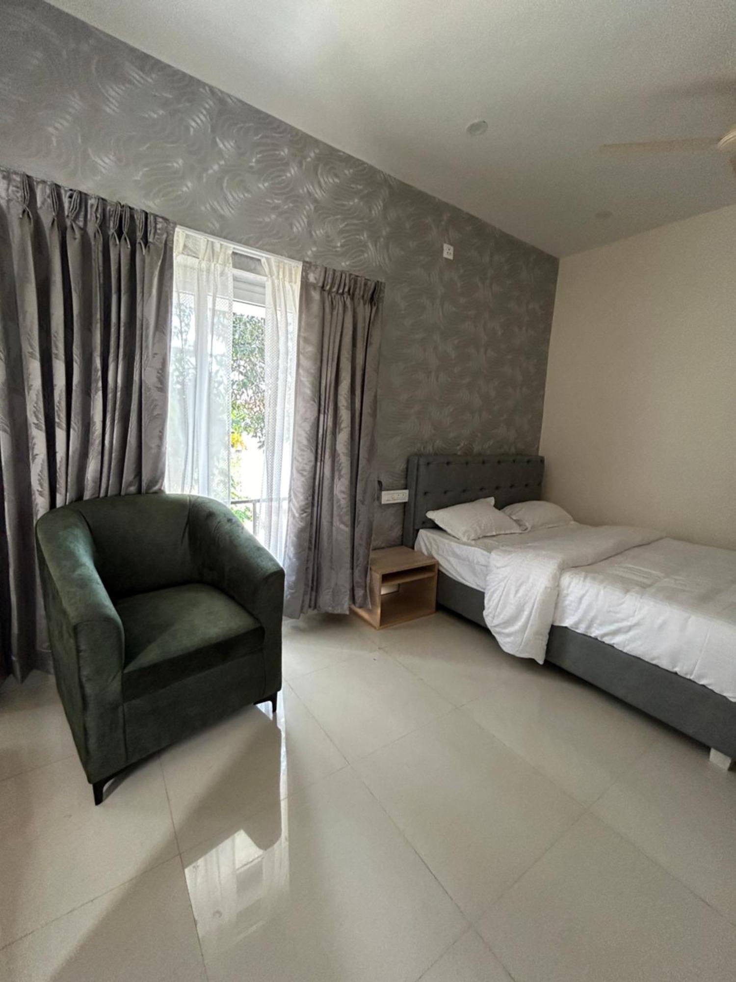 Sapphire Stayss Yelagiri Eksteriør billede
