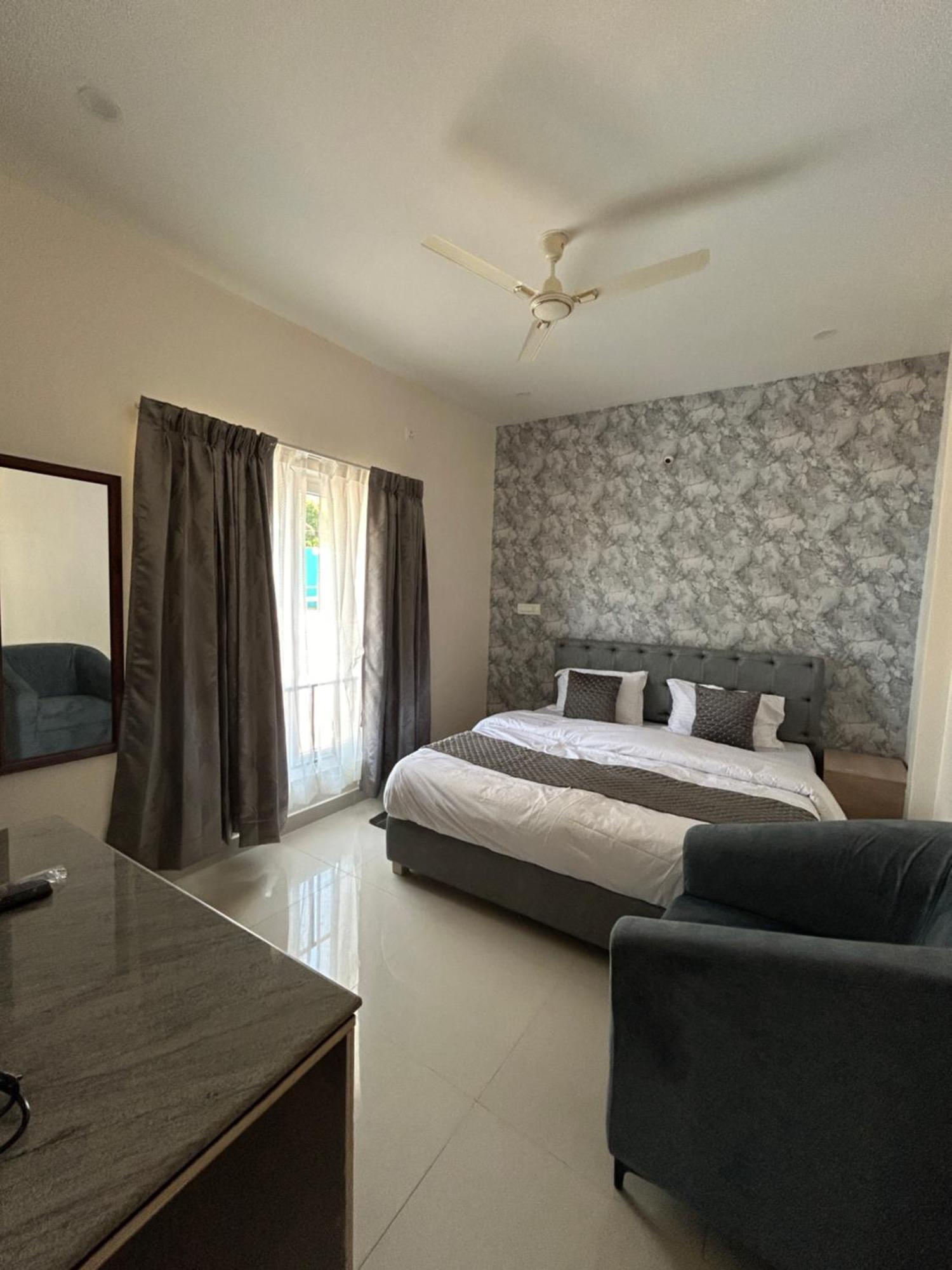Sapphire Stayss Yelagiri Eksteriør billede
